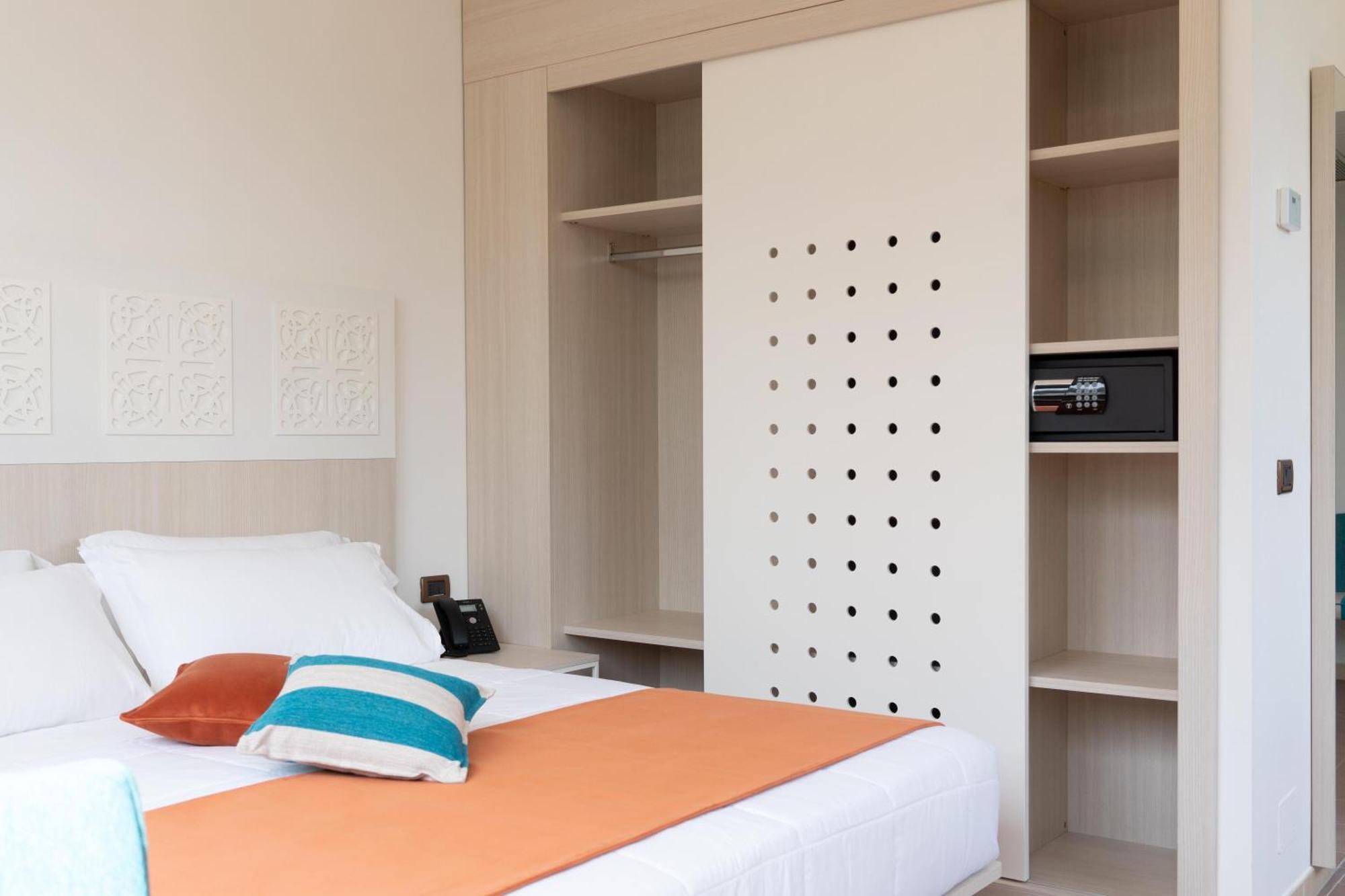 Porto Giardino - Cdshotels Monopoli Exterior photo